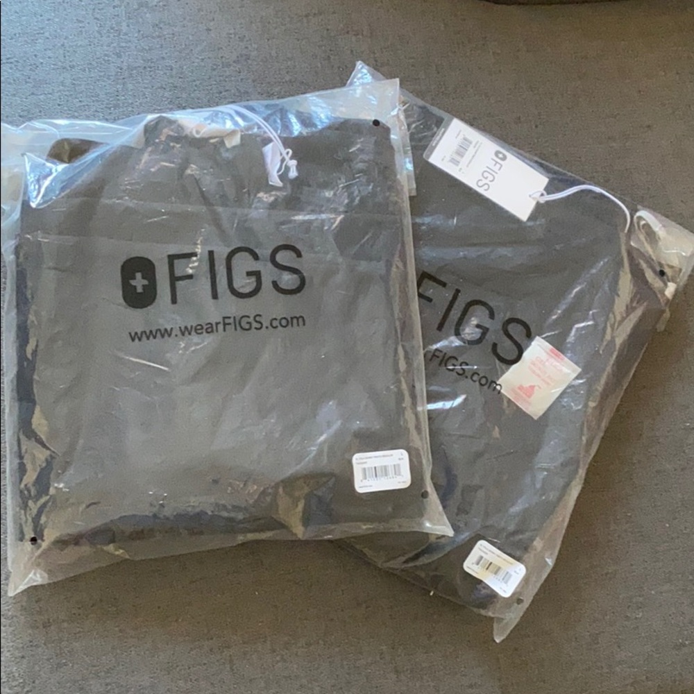 NWT bundle of 2 FIGS Yola scrub pants sz L